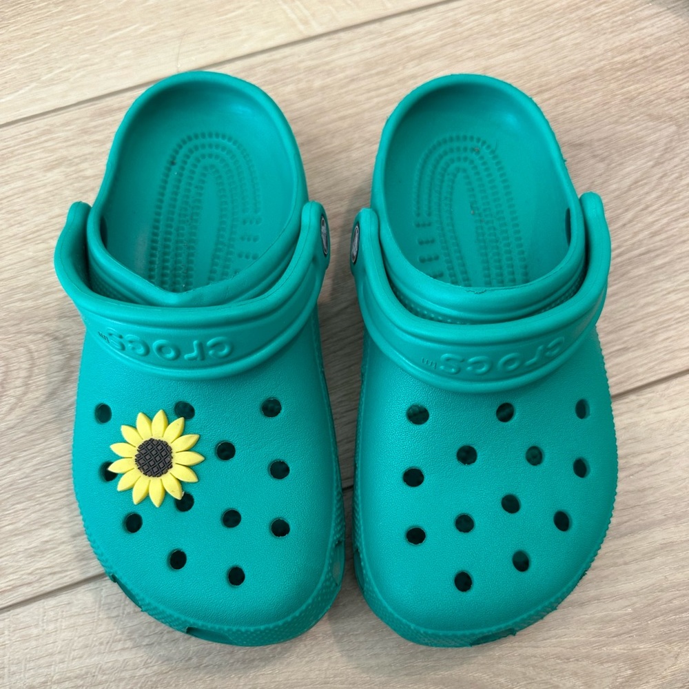 Kelly green crocs